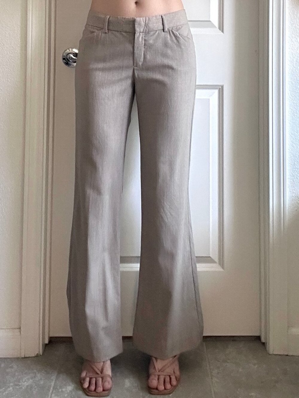 Theory Low Rise Flare Wool Dress Pants size 8 Beige